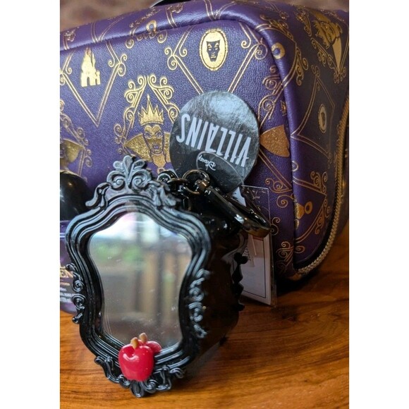 Bath & Body Works Disney Villains Evil Queen 5-Piece Gift Set NWT! - Picture 7 of 9